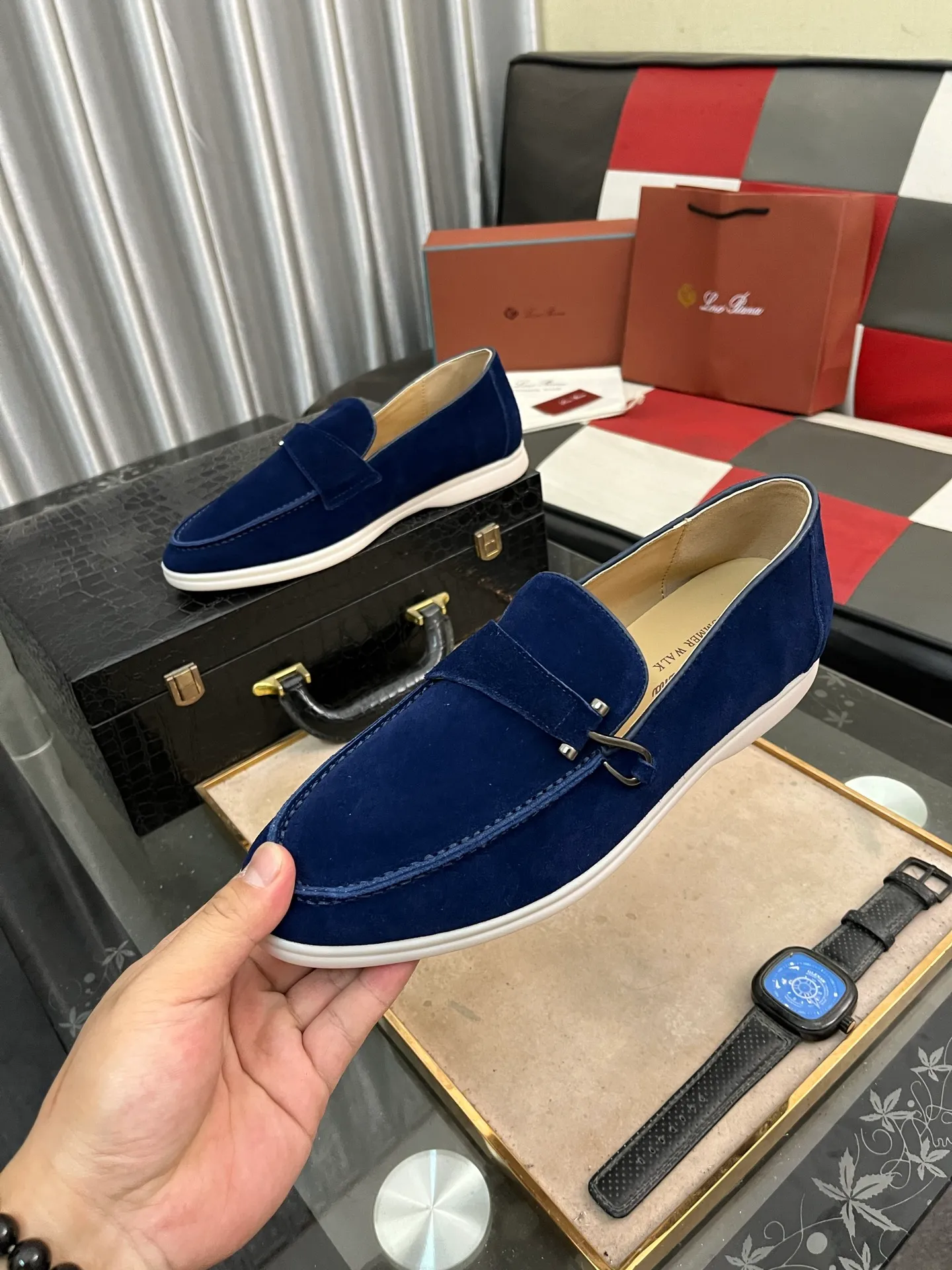 Men's Men's Shoes💰420⌚️⌚️【Loro Piana】LP couple's casual sneakers. Simple and fashionable, the upper is made of cow suede and leather. Sheepskin feet. Custom rubber sole. Size: Female 35-42 (35, 41, 42, 43 customized are non-refundable) Male 38-46 (45, 46 customized)